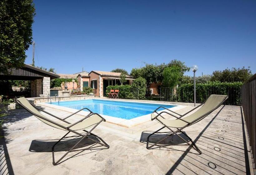 Пансион Karrua House   Magnolia Room