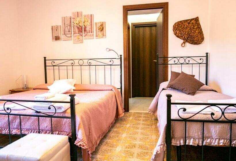 بنسيون Le Rose Di Santina