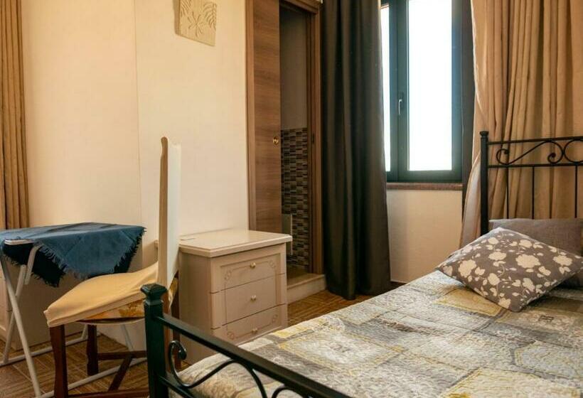 بنسيون Le Rose Di Santina