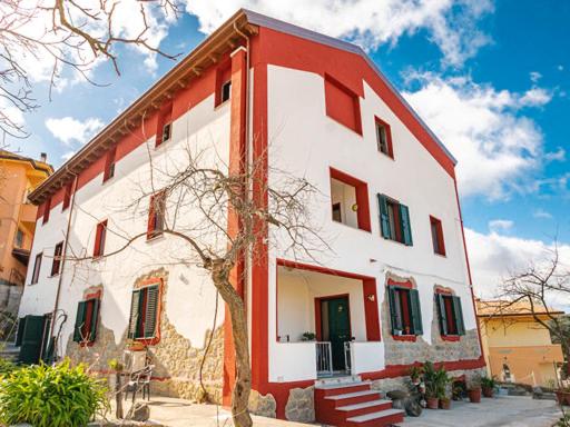 بنسيون Le Rose Di Santina