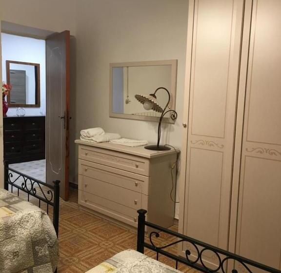 بنسيون Le Rose Di Santina