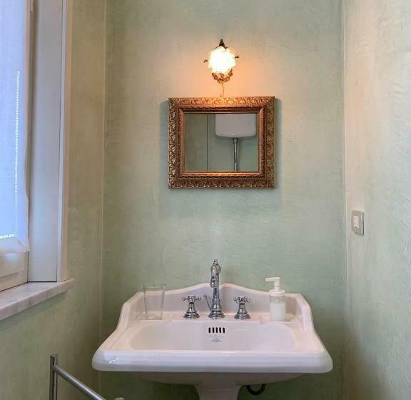 پانسیون Masnadieri 18