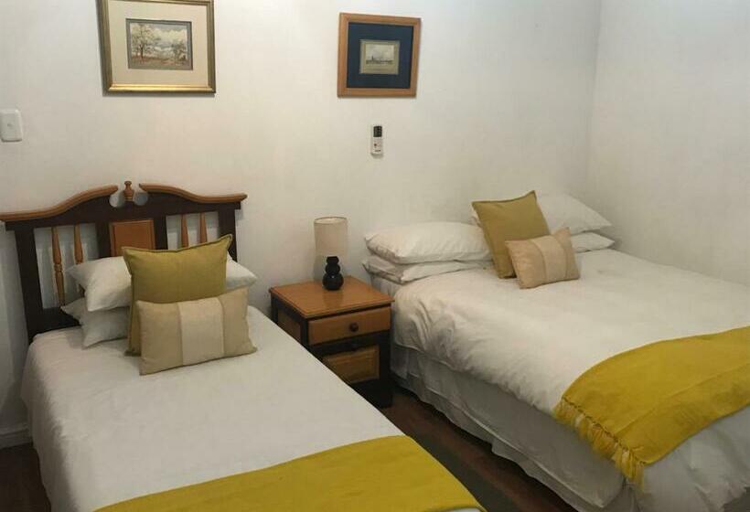 بنسيون Towerzicht Guest House