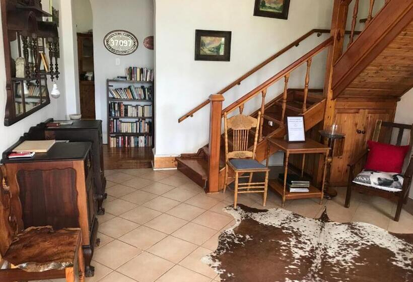 بنسيون Towerzicht Guest House