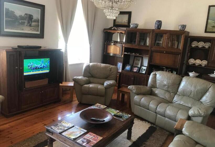 بنسيون Towerzicht Guest House