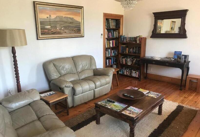 بنسيون Towerzicht Guest House