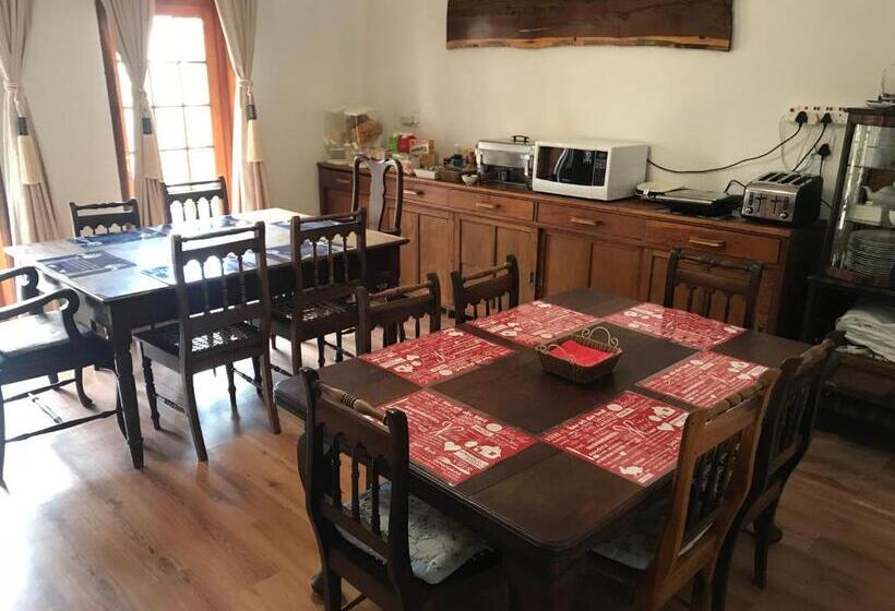 بنسيون Towerzicht Guest House