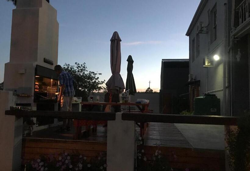 بنسيون Towerzicht Guest House