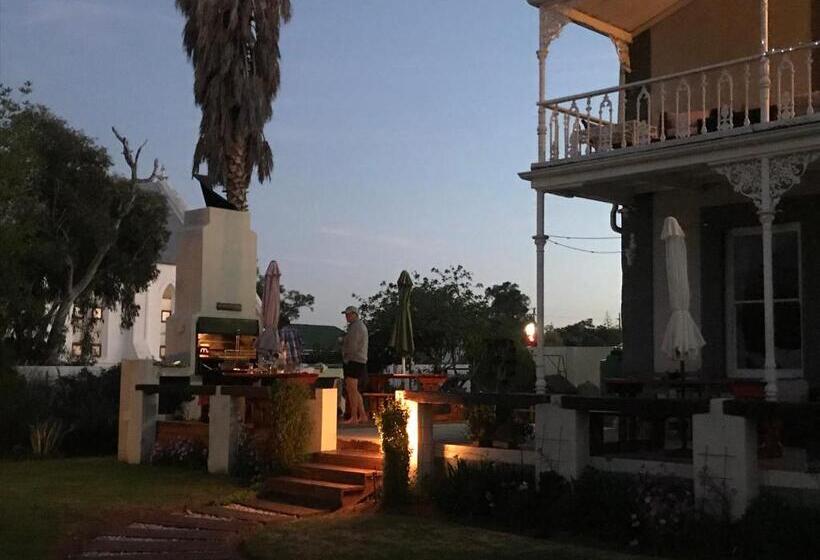 بنسيون Towerzicht Guest House