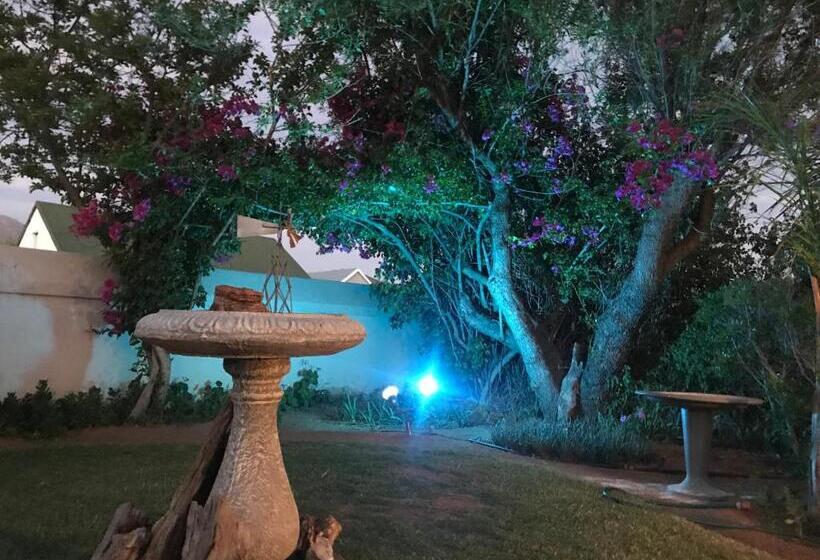 بنسيون Towerzicht Guest House