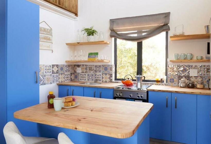 پانسیون Treedom Villas And Vardos