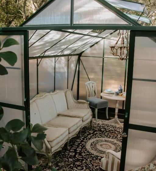 پانسیون Treedom Villas And Vardos