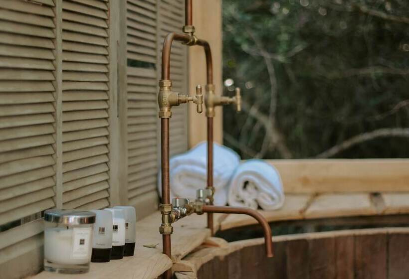 پانسیون Treedom Villas And Vardos