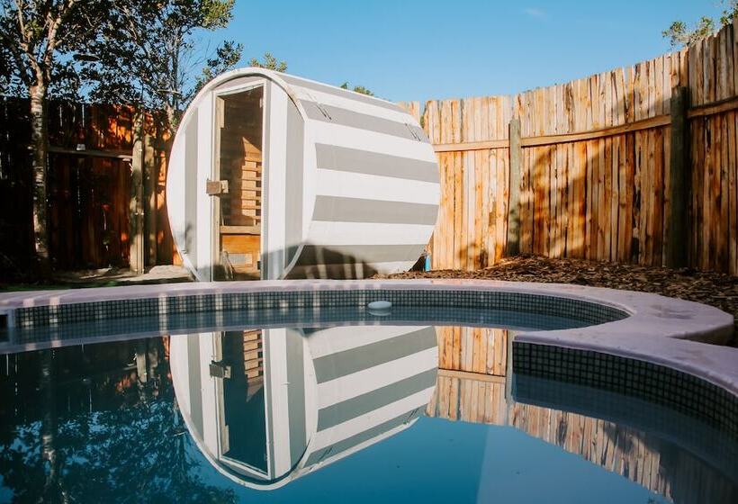 پانسیون Treedom Villas And Vardos