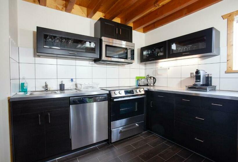 אתר נופש Red Cariboo Apartments