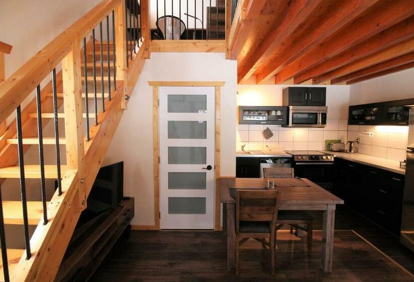 אתר נופש Red Cariboo Apartments