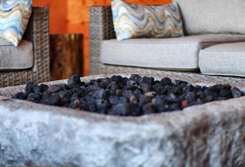 אתר נופש Red Cariboo Apartments