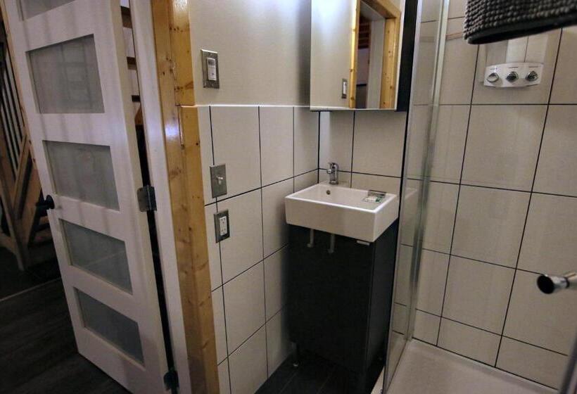 אתר נופש Red Cariboo Apartments