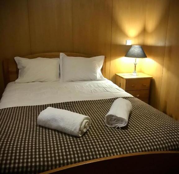 ユースホステル Alojamento De Montanha