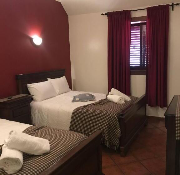 ユースホステル Alojamento De Montanha