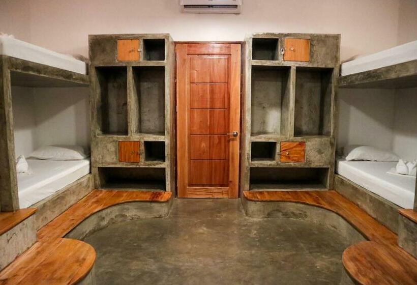 هاستل Chief Mau Moalboal Cebu