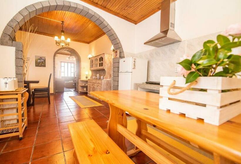 민박 Casa Inti / Inti House Furnas