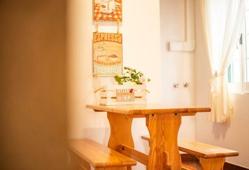 민박 Casa Inti / Inti House Furnas