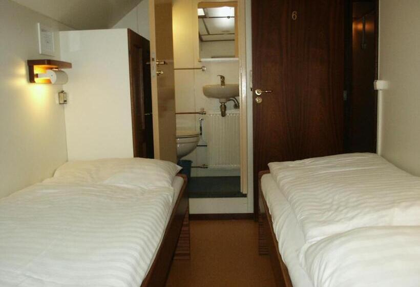 تختخواب و صبحانه Felicitas