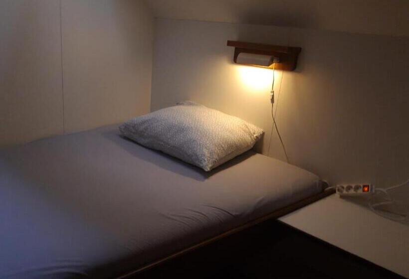 تختخواب و صبحانه Felicitas