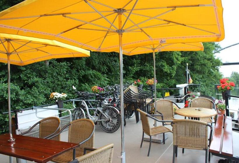 تختخواب و صبحانه Felicitas