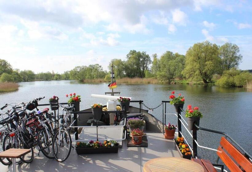 تختخواب و صبحانه Felicitas