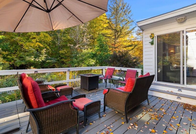 ベッドアンドブレックファースト Launchpoint Lodge: Entire