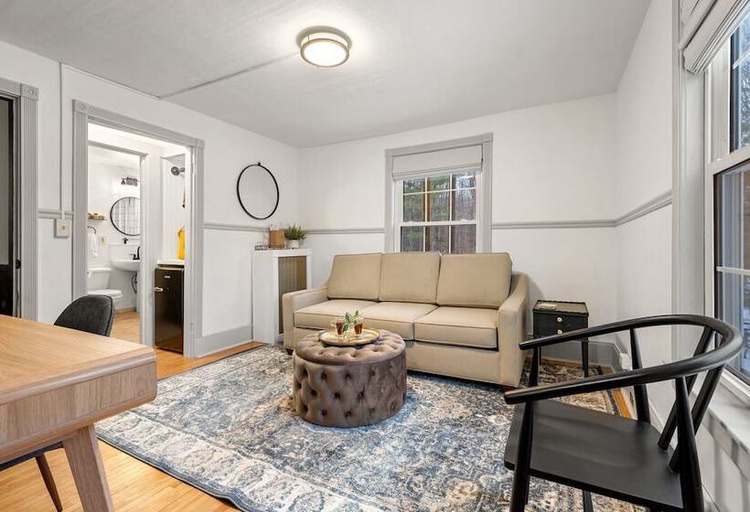 ベッドアンドブレックファースト Launchpoint Lodge: Entire