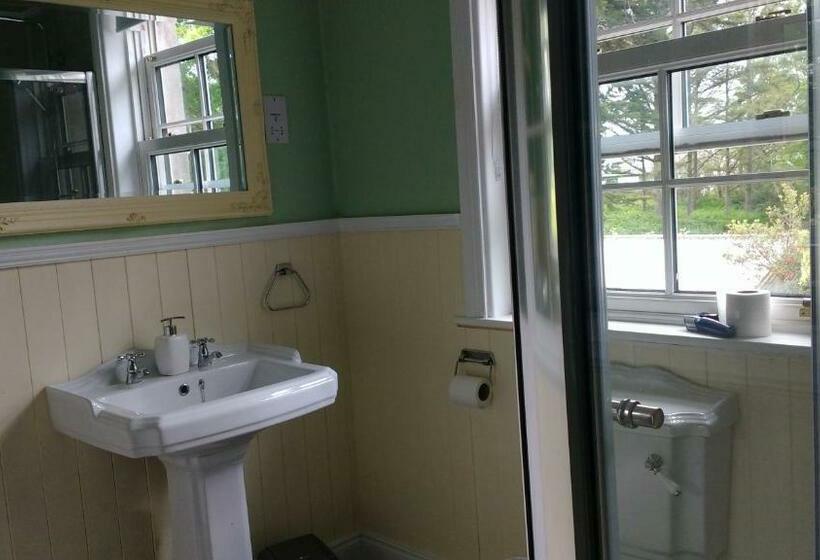 مبيت وإفطار Reenglas House