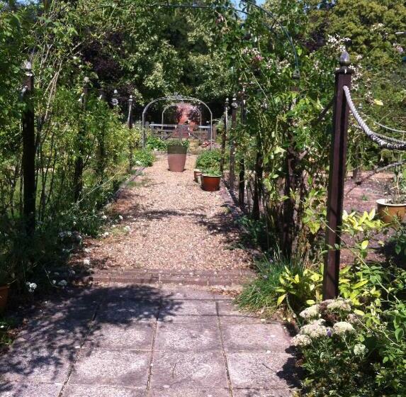 민박 The Courtyard