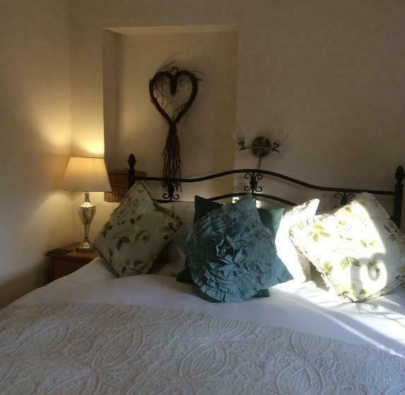 住宿加早餐  The Poplars