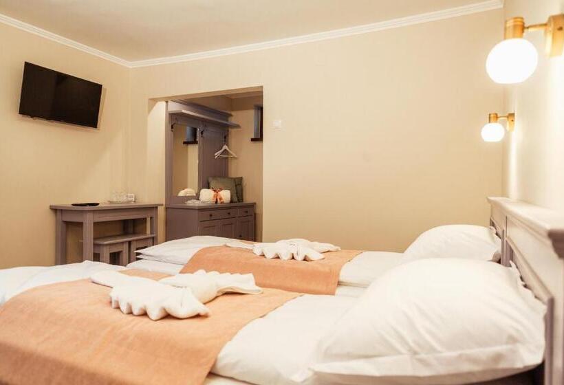 مبيت وإفطار Vén Diófa