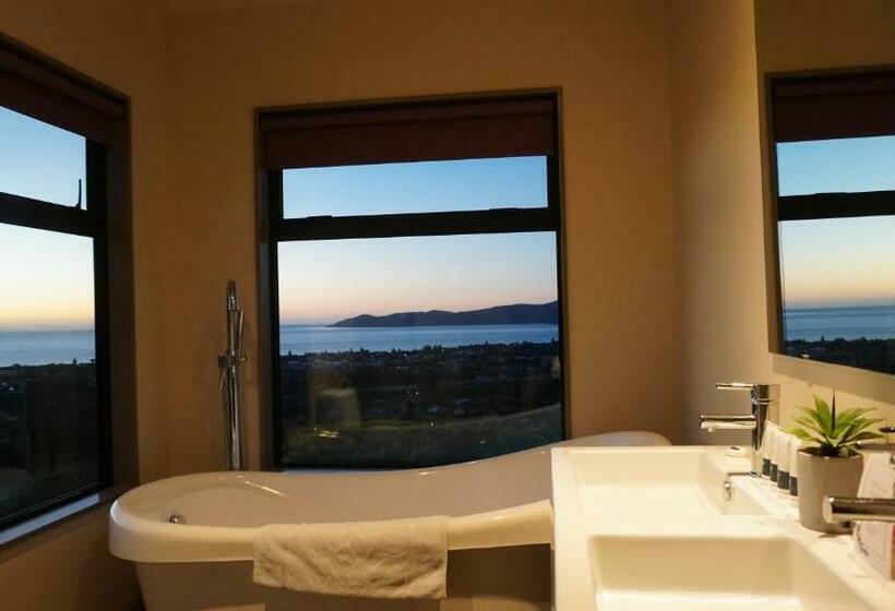 تختخواب و صبحانه White House