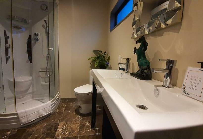 تختخواب و صبحانه White House