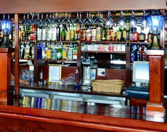 בית מלון כפרי Crown