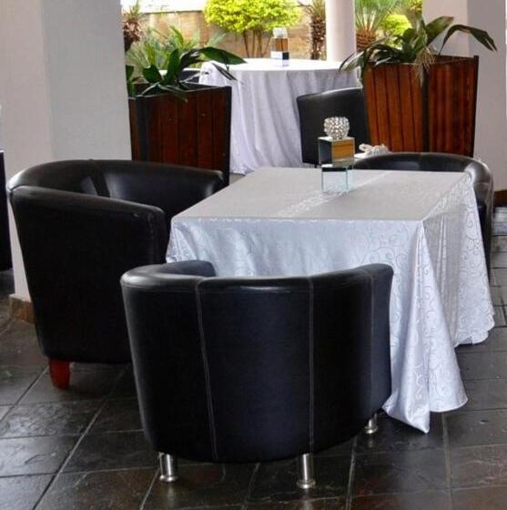 בית מלון כפרי Crown