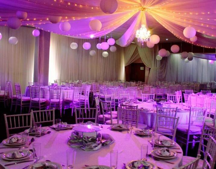 בית מלון כפרי Crown