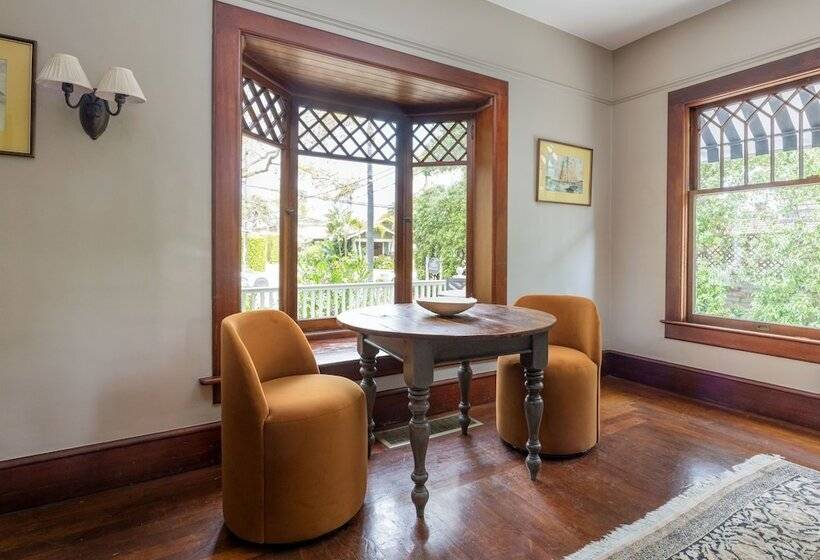 فندق De La Vina Inn