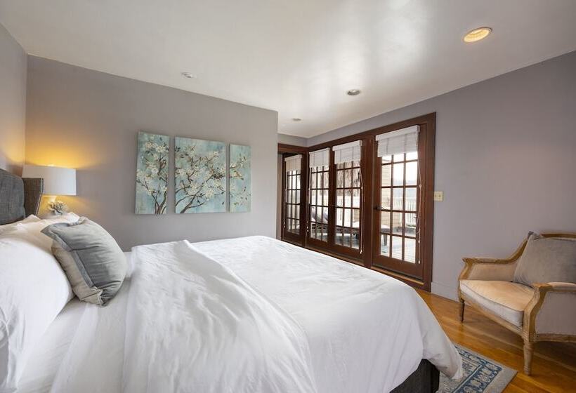 فندق De La Vina Inn