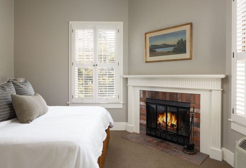 فندق De La Vina Inn