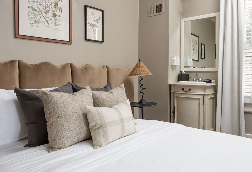 فندق De La Vina Inn