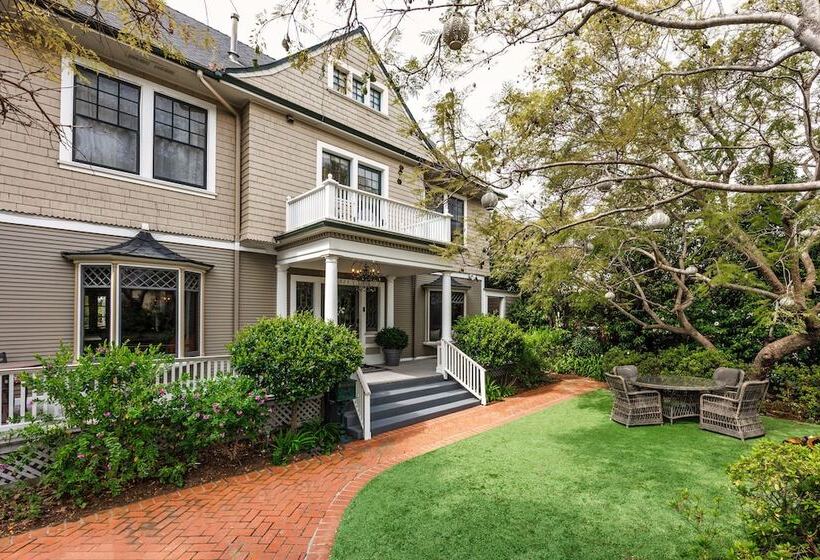 فندق De La Vina Inn