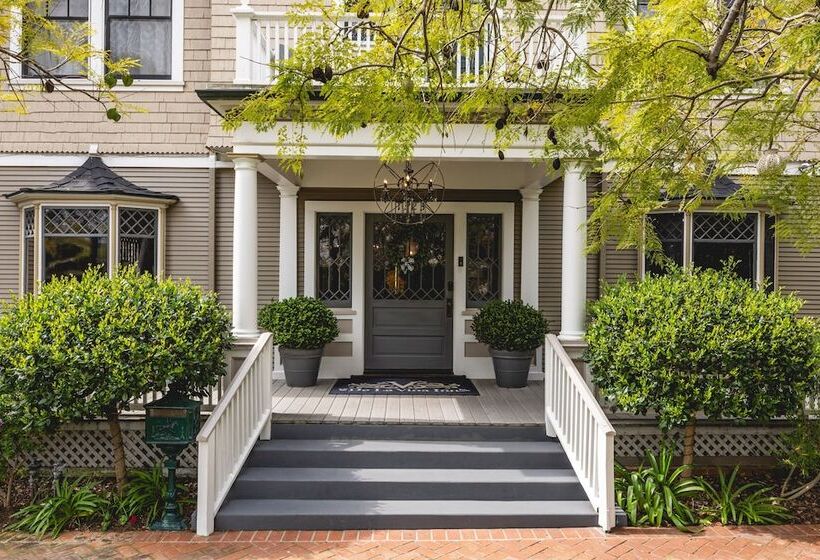 فندق De La Vina Inn