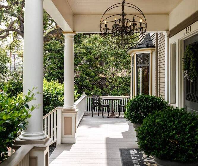 فندق De La Vina Inn