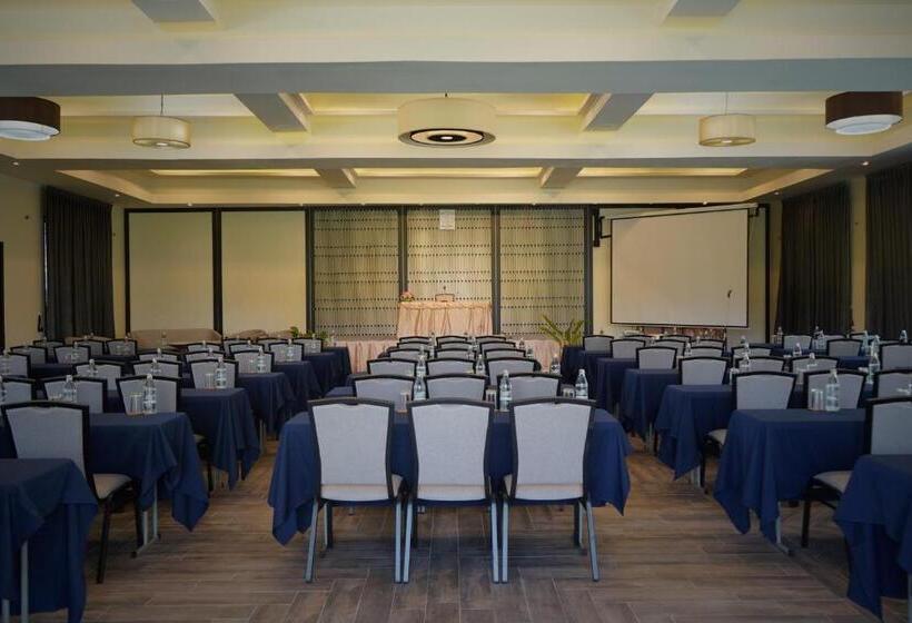 בית מלון כפרי Kachonghills Tented Resort Trang